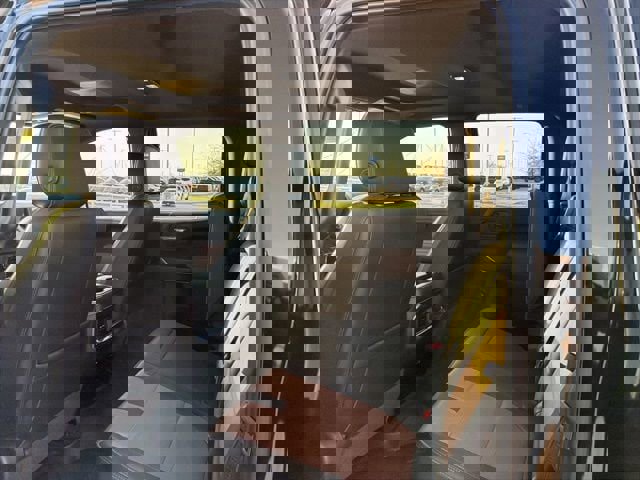 Used 2022 Chevrolet Silverado 1500 High Country w/ Technology Package image 10