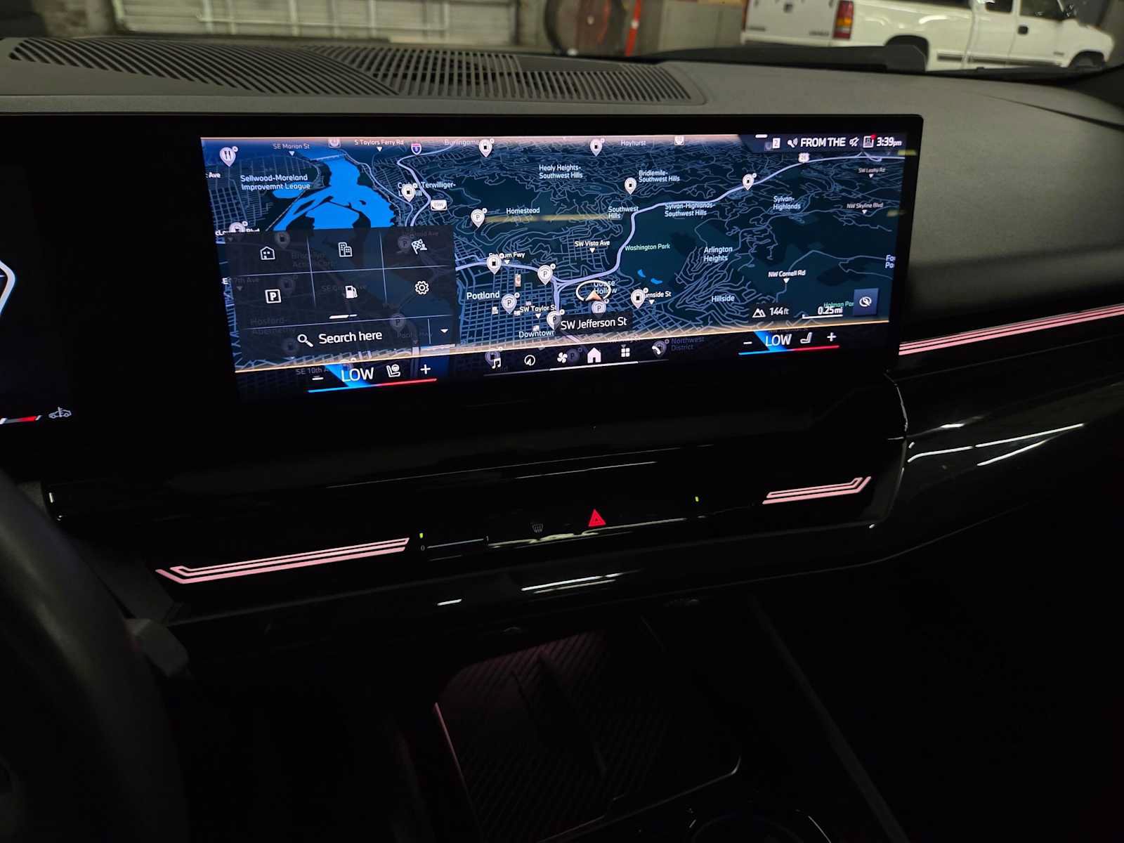 Used 2024 BMW 530i xDrive AWD/4WD image 29