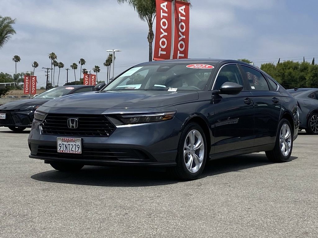 Used 2025 Honda Accord LX image 39
