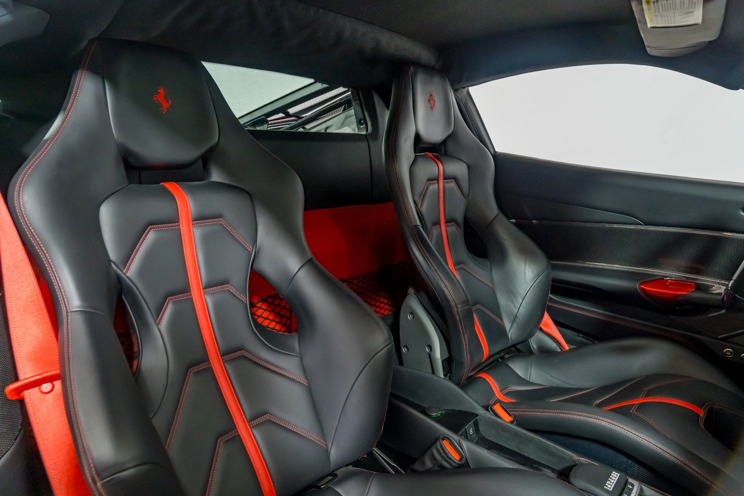 Used 2018 Ferrari 488 GTB RWD image 28