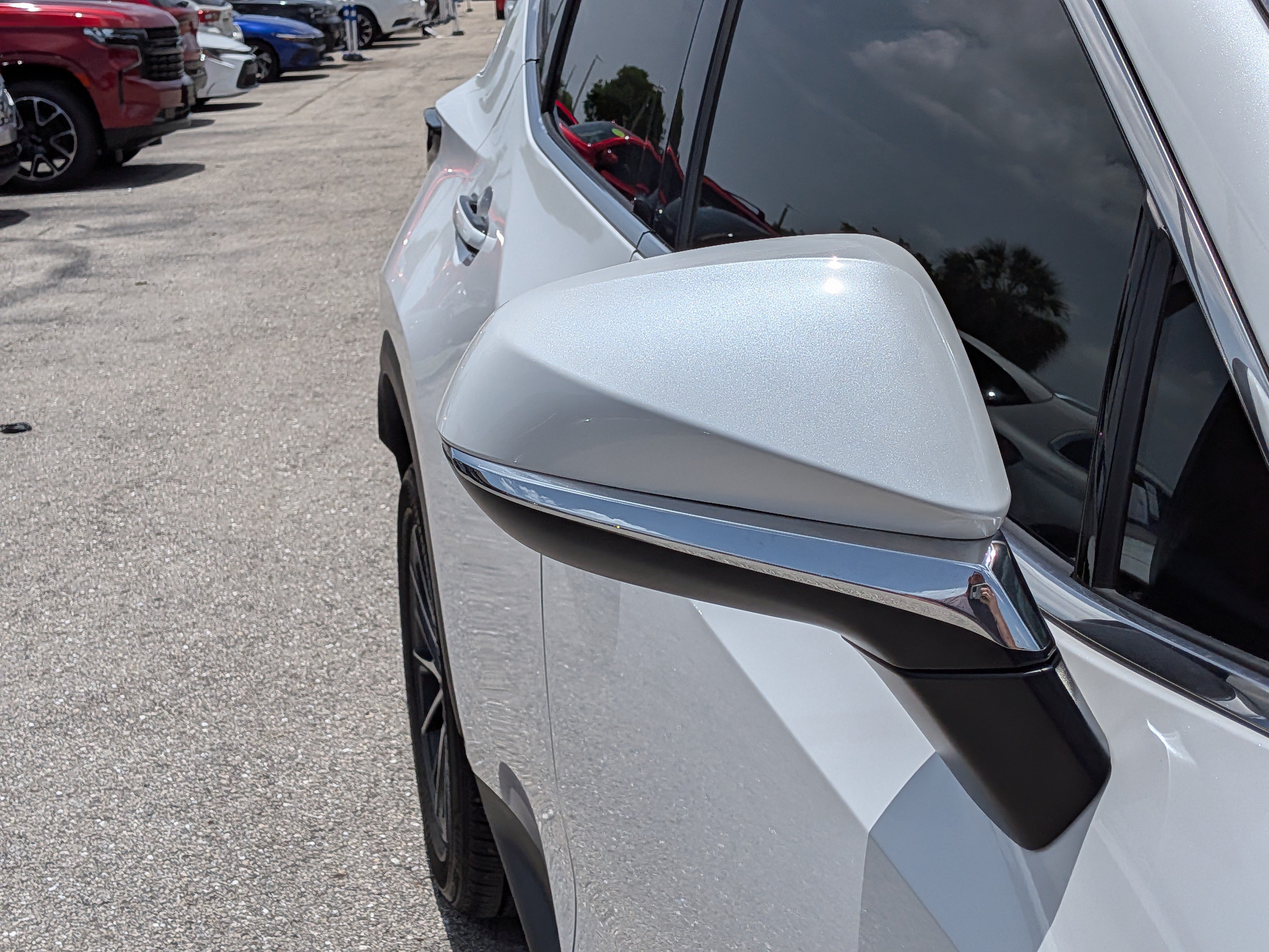 Used 2024 Lexus NX 250 FWD w/ Towing Package (2000 Lbs) image 12