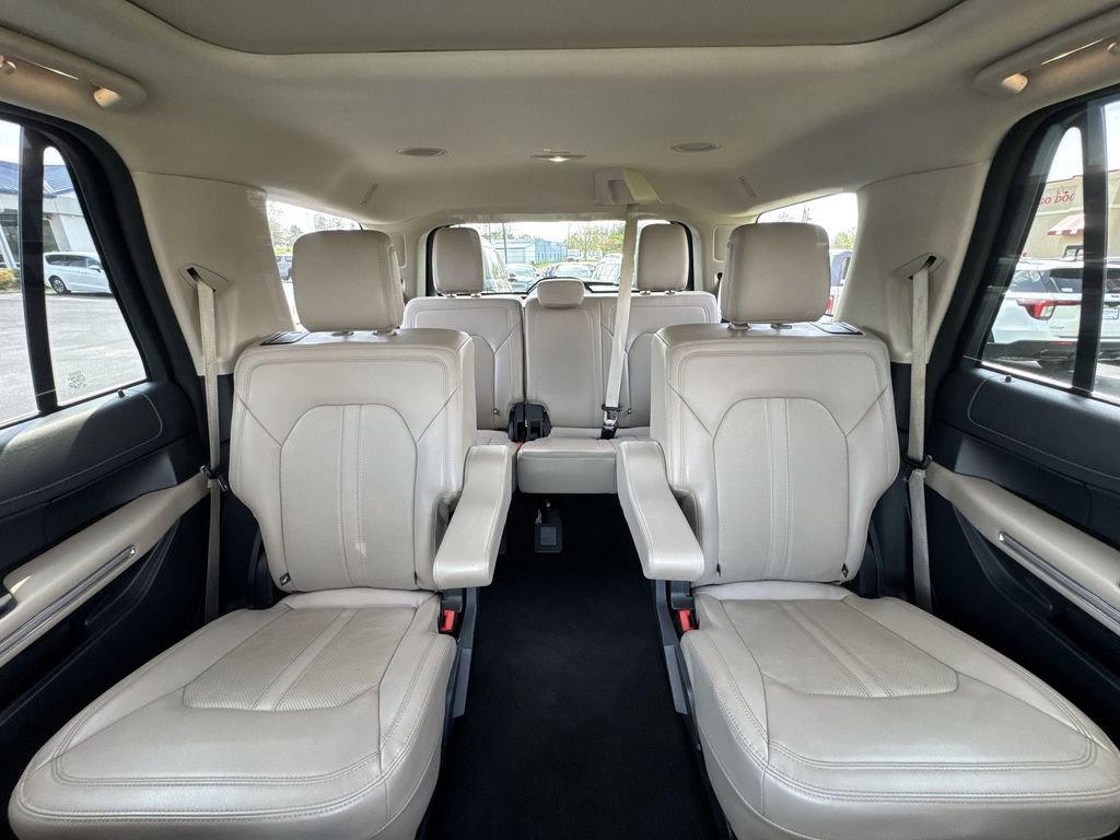 Used 2024 Ford Expedition Limited image 23