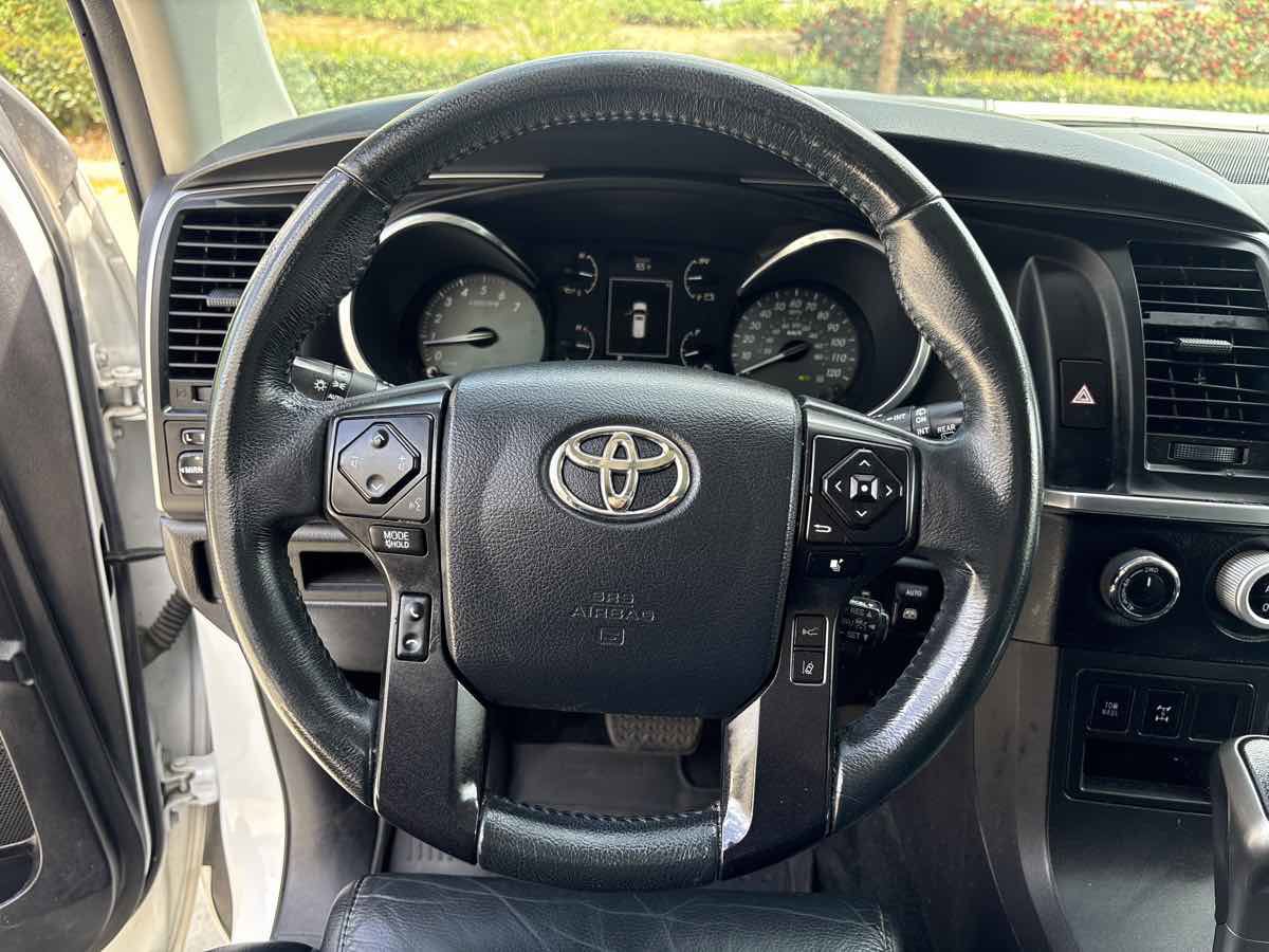 Used 2018 Toyota Sequoia TRD Sport image 27