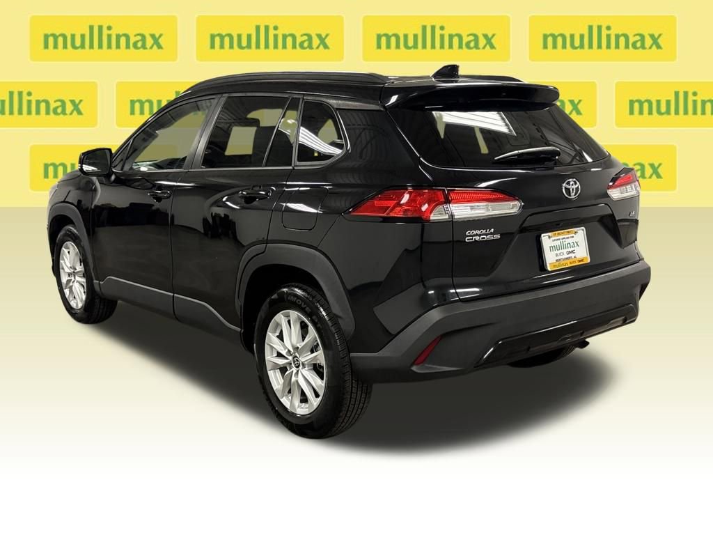 Used 2022 Toyota Corolla Cross LE image 17