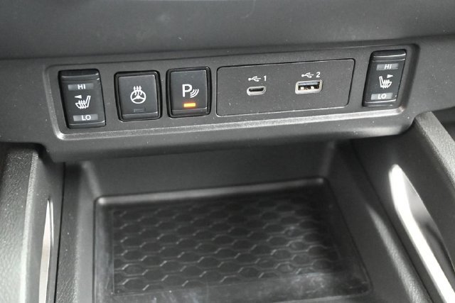 Used 2024 Nissan Frontier SL w/ Technology Package AWD/4WD image 26