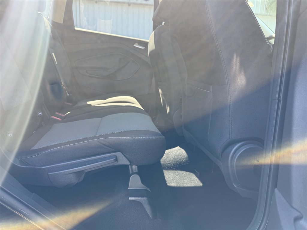 Used 2017 Ford Escape SE w/ Equipment Group 201A image 10