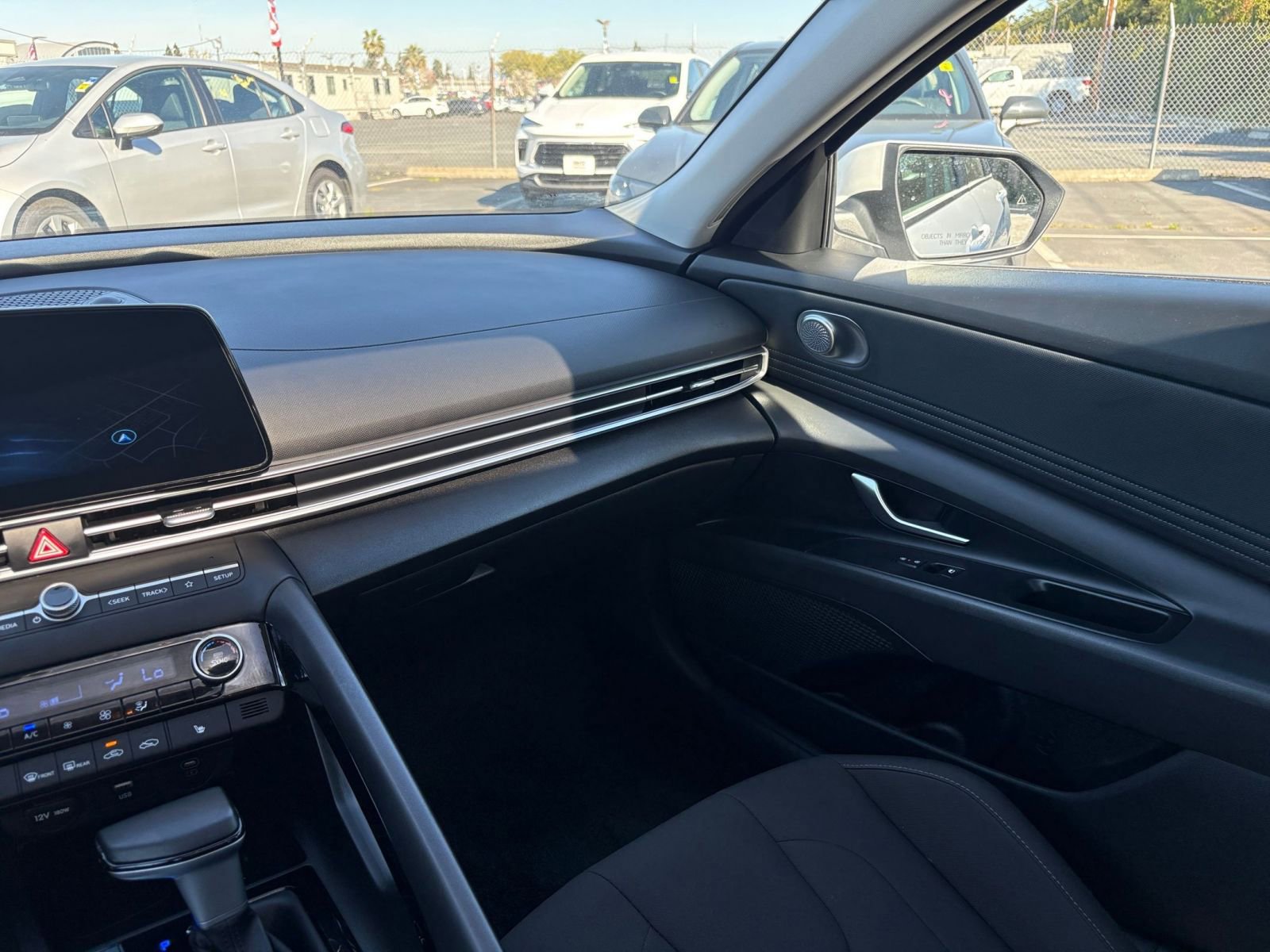 Used 2025 Hyundai Elantra SEL FWD image 36