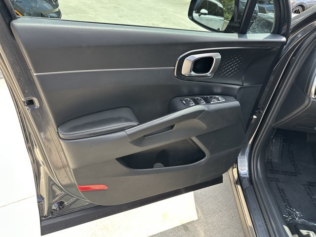 Certified 2024 Kia Sorento S w/ Panoramic Sunroof Package FWD image 11