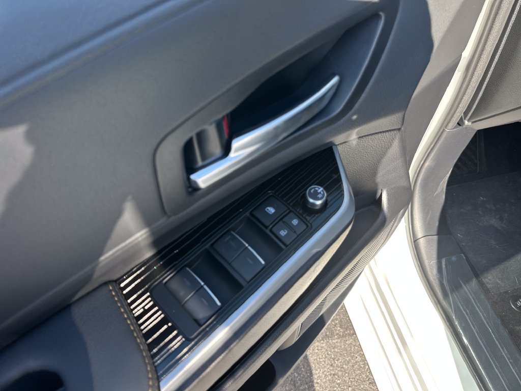 New 2026 Toyota Sienna XLE Woodland Edition AWD/4WD image 16