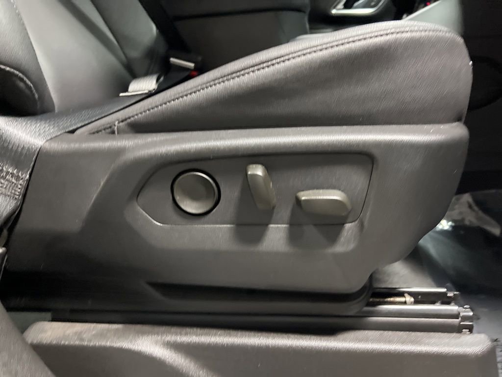 Used 2024 Chevrolet Suburban LT image 11