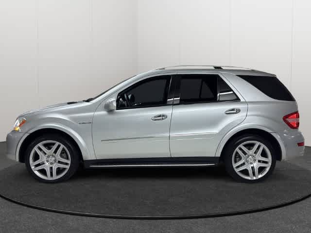 Used 2010 Mercedes-Benz ML 63 AMG 4MATIC image 3