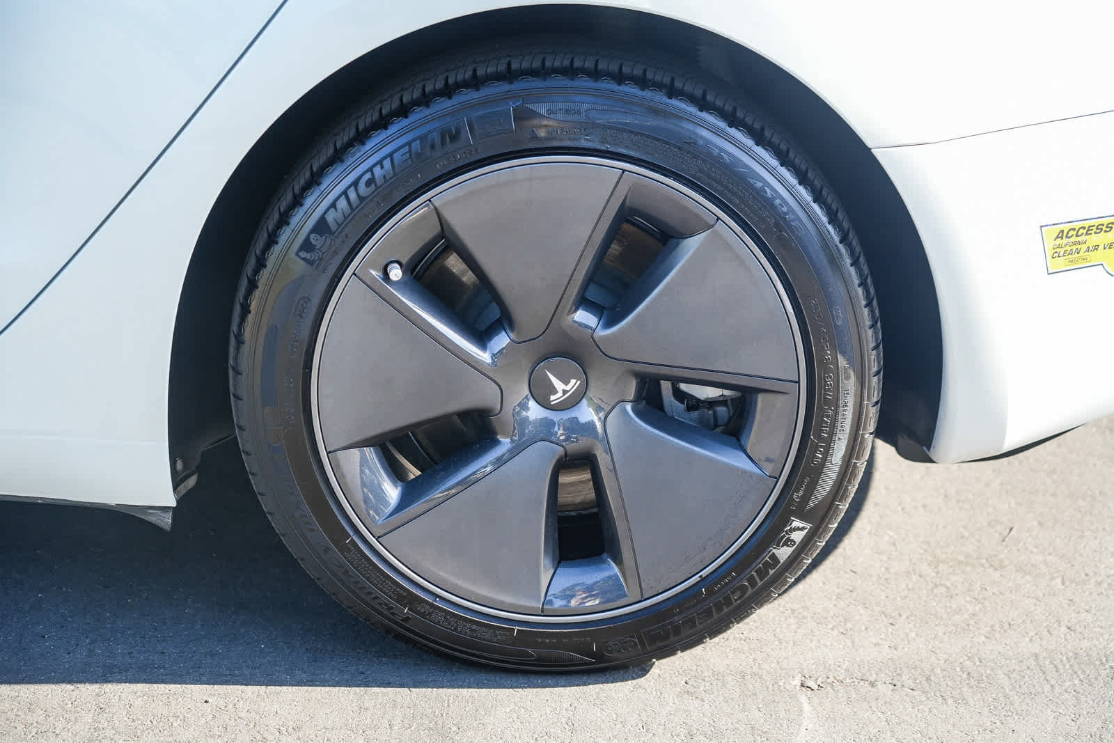 Used 2023 Tesla Model 3 Standard Range RWD image 10