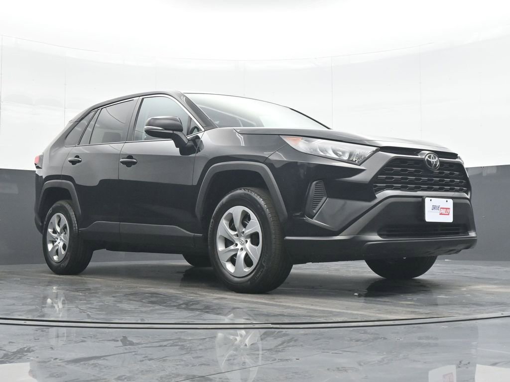 Used 2022 Toyota RAV4 LE image 33