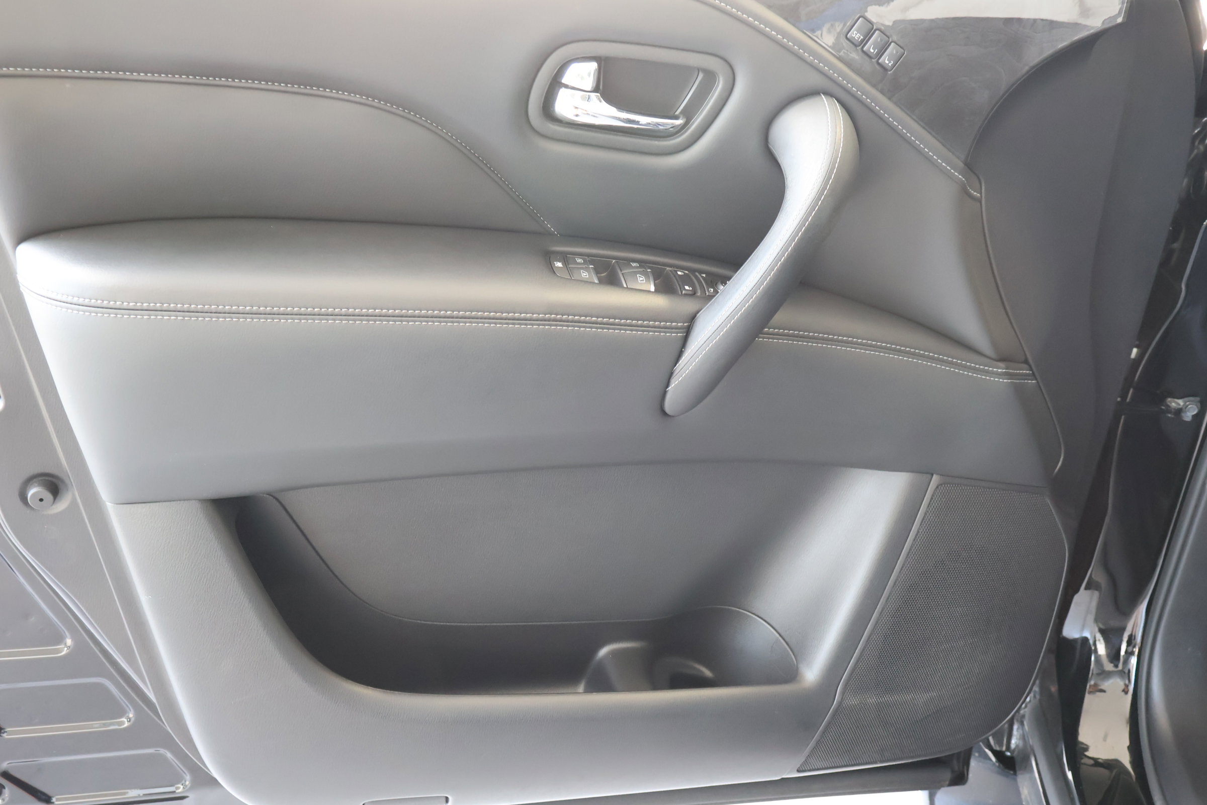 Certified 2022 INFINITI QX80 Luxe w/ Cargo Package image 14