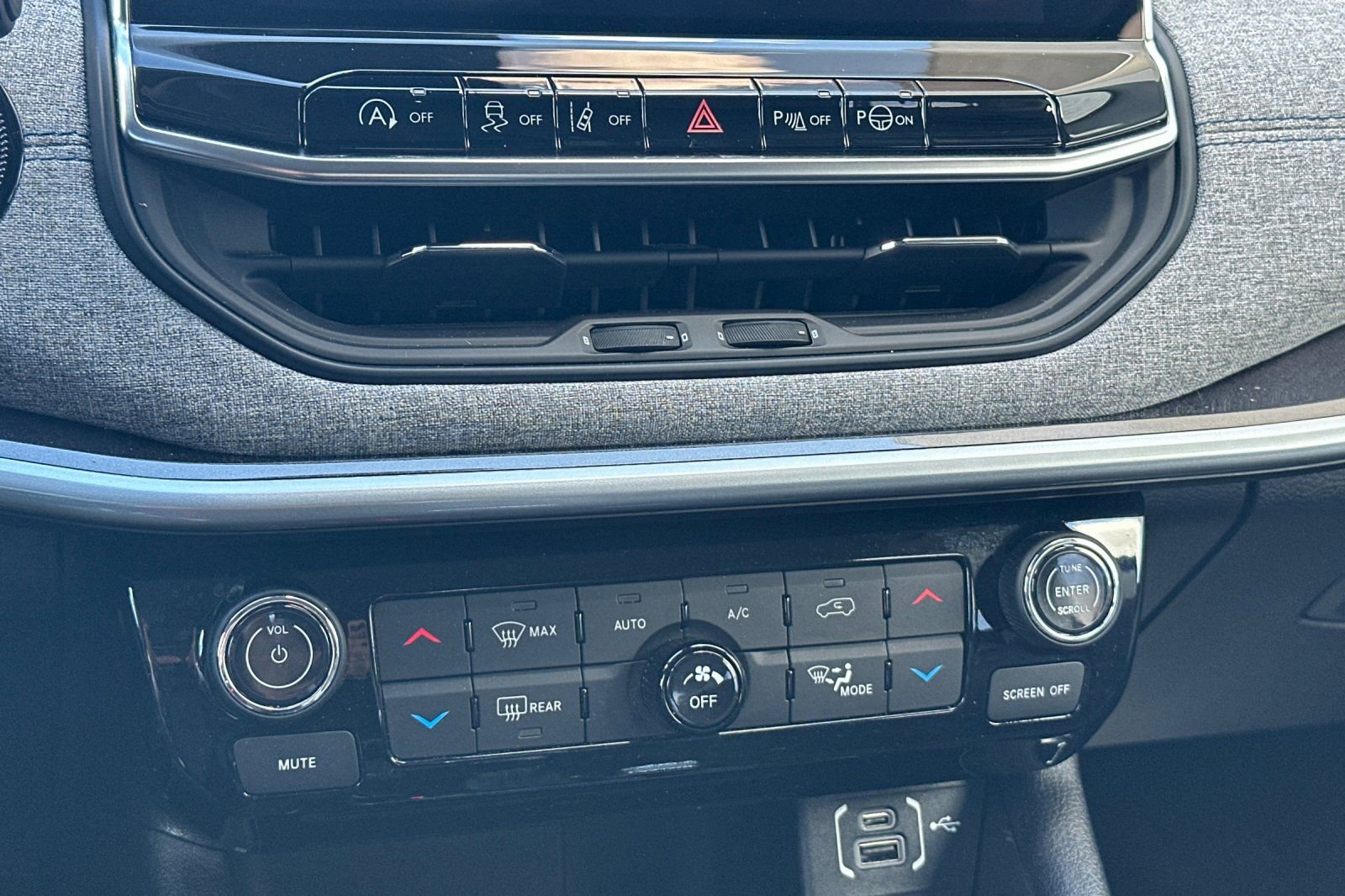 Used 2022 Jeep Compass Latitude w/ Convenience Group image 23