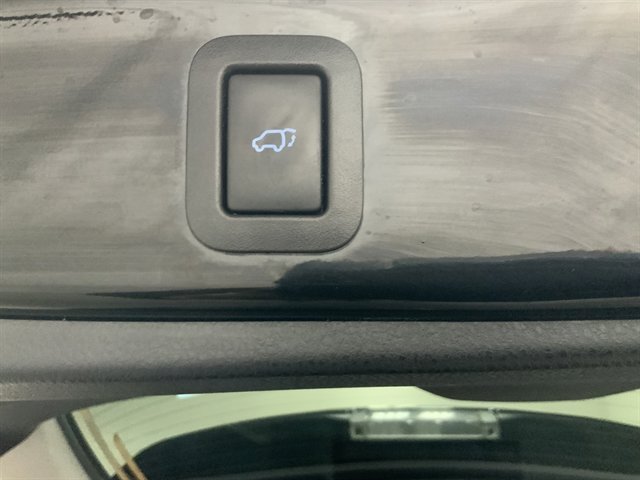 Used 2017 Toyota Highlander XLE AWD/4WD image 9