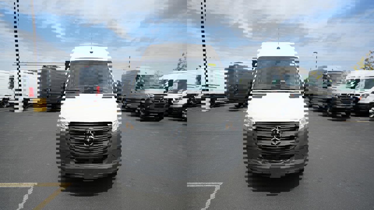 New 2025 Mercedes-Benz Sprinter 2500 image 3