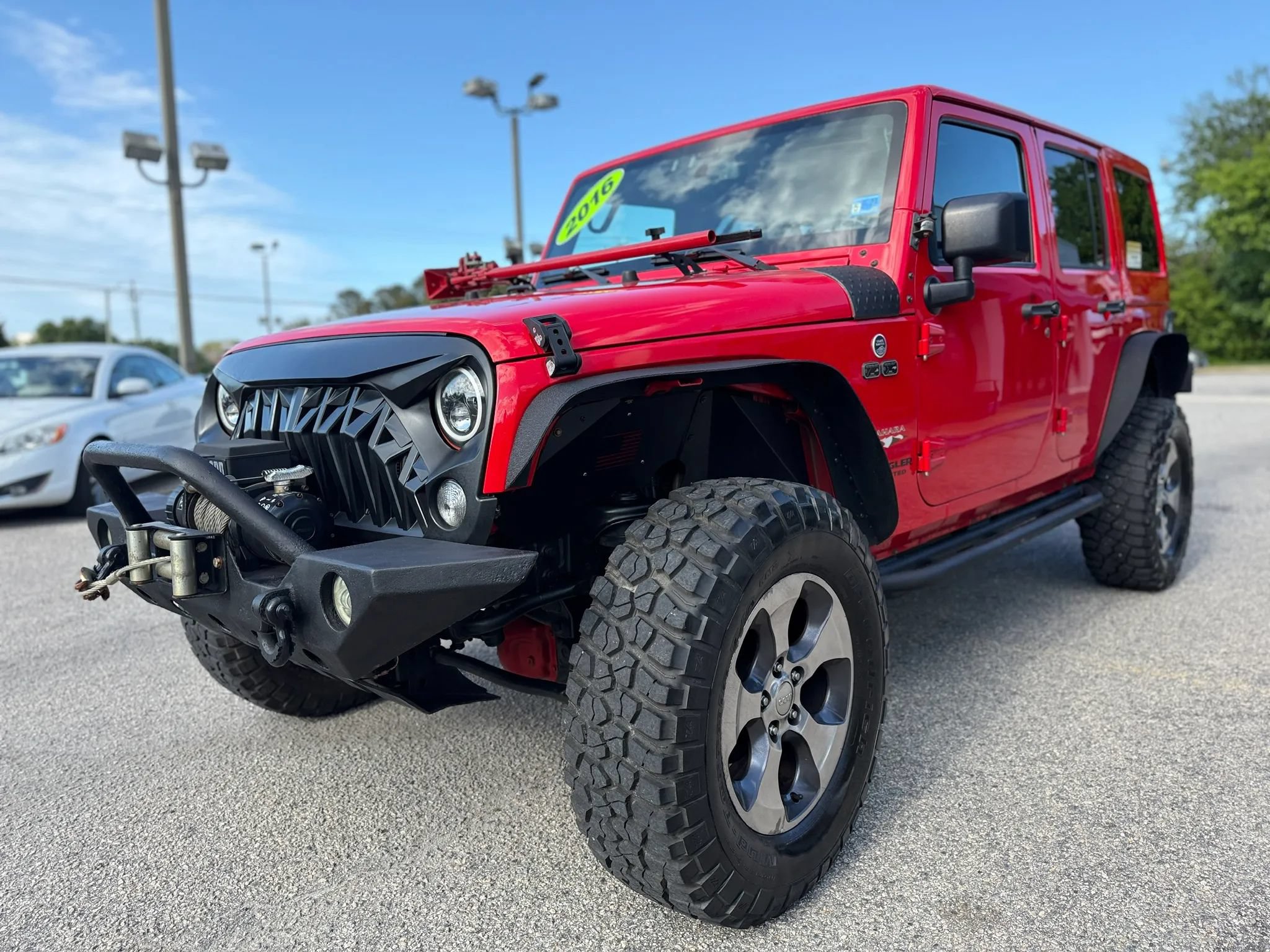 Used 2016 Jeep Wrangler Unlimited Sahara w/ Connectivity Group AWD/4WD image 30