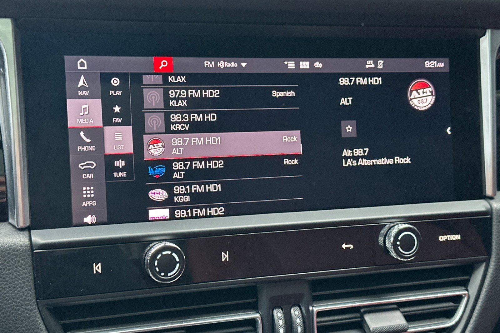 Used 2023 Porsche Macan S image 18