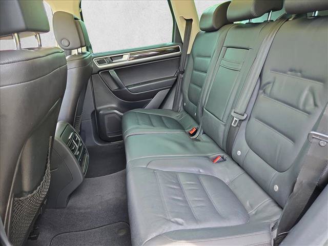 Used 2016 Volkswagen Touareg Executive AWD/4WD image 20