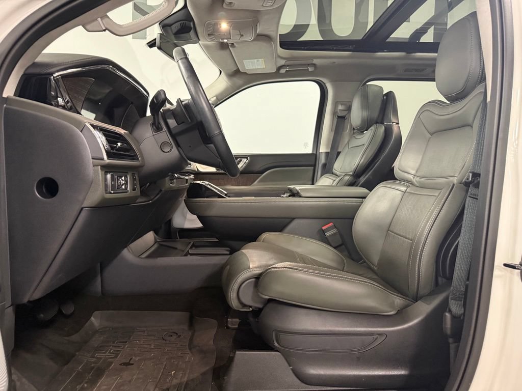 Used 2022 Lincoln Navigator L Black Label AWD/4WD image 9