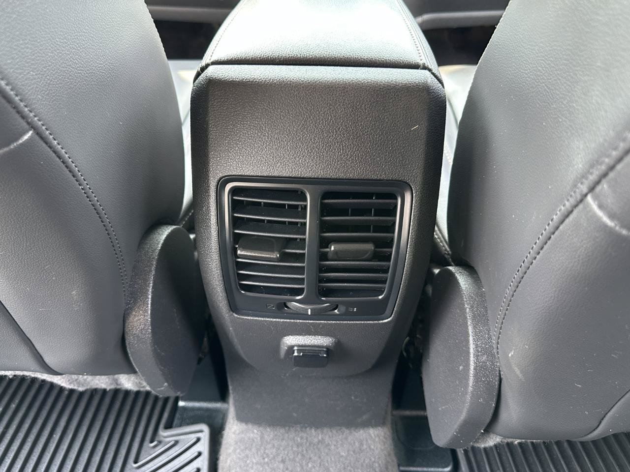 Used 2019 Ford Escape SEL AWD/4WD image 44