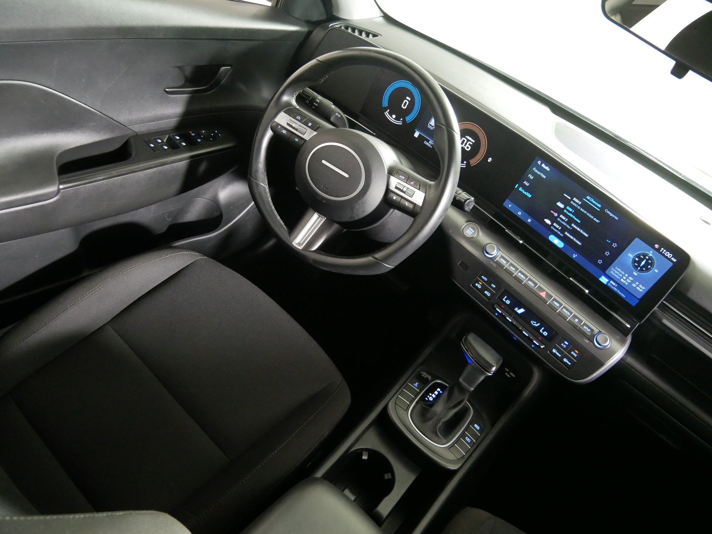 Used 2025 Hyundai Kona SEL AWD/4WD image 9