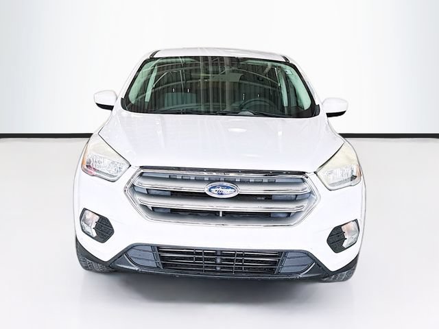 Used 2017 Ford Escape SE w/ SE Cold Weather Package AWD/4WD image 4