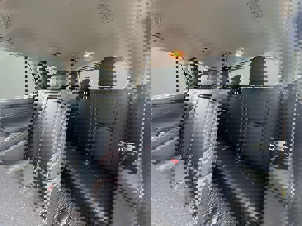 Used 2022 Toyota Highlander XLE image 17