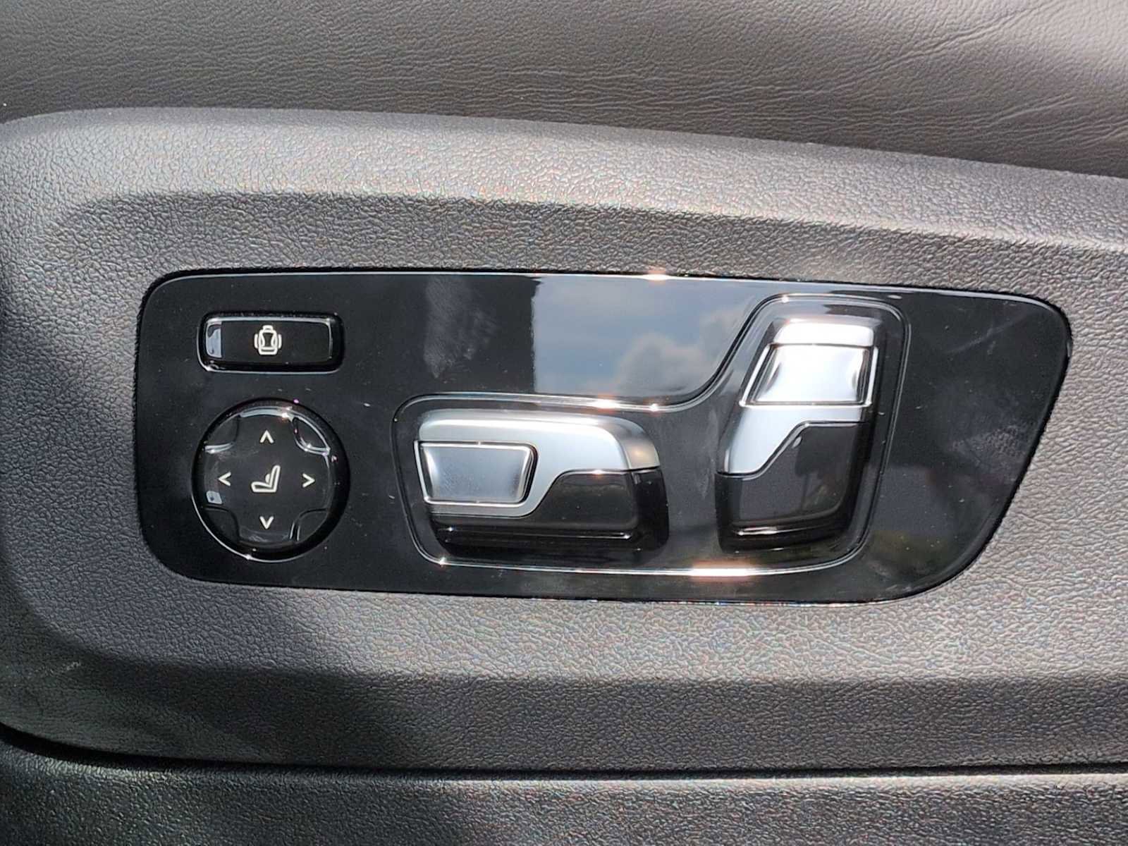 New 2026 BMW X5 M Competition w/ Executive Package image 18