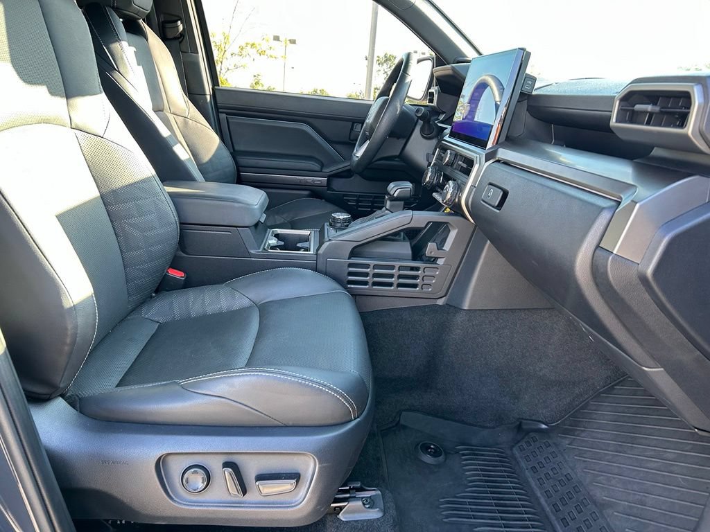 Used 2025 Toyota 4Runner TRD Sport Premium w/ Tow Technology Package AWD/4WD image 32