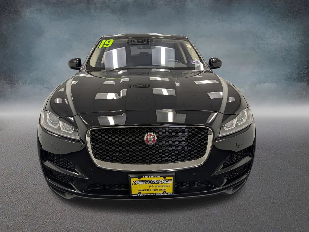 Used 2019 Jaguar F-PACE Prestige AWD/4WD image 2
