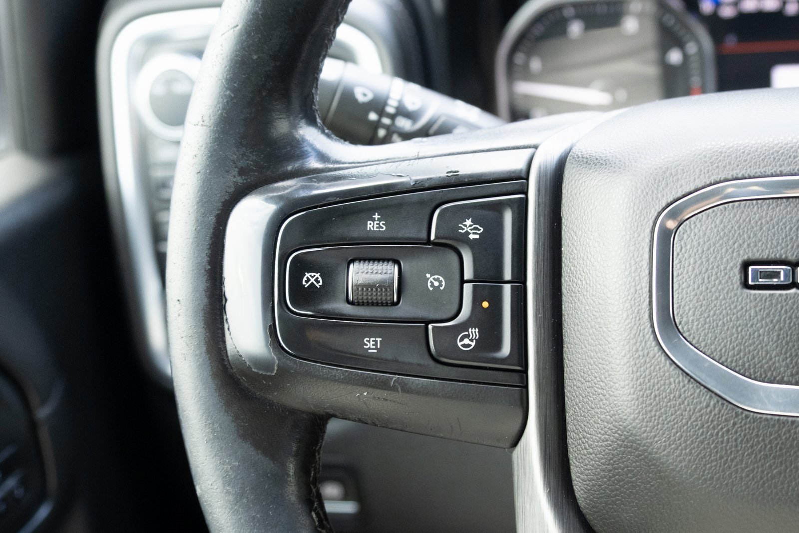 Used 2021 GMC Sierra 3500 Denali w/ Denali Black Diamond Edition image 7