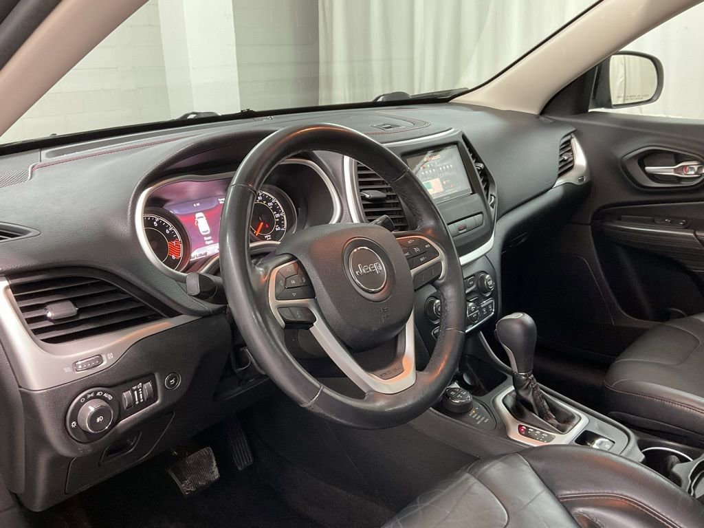 Used 2015 Jeep Cherokee Trailhawk w/ Comfort/Convenience Group image 16