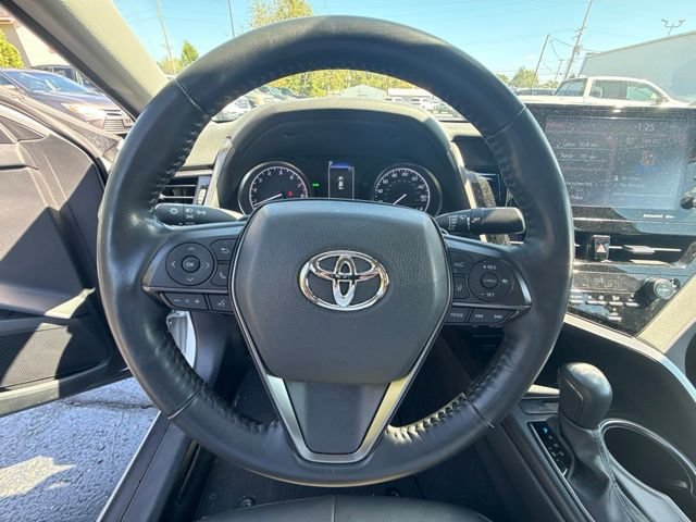 Used 2023 Toyota Camry SE w/ Cold Weather Package FWD image 15