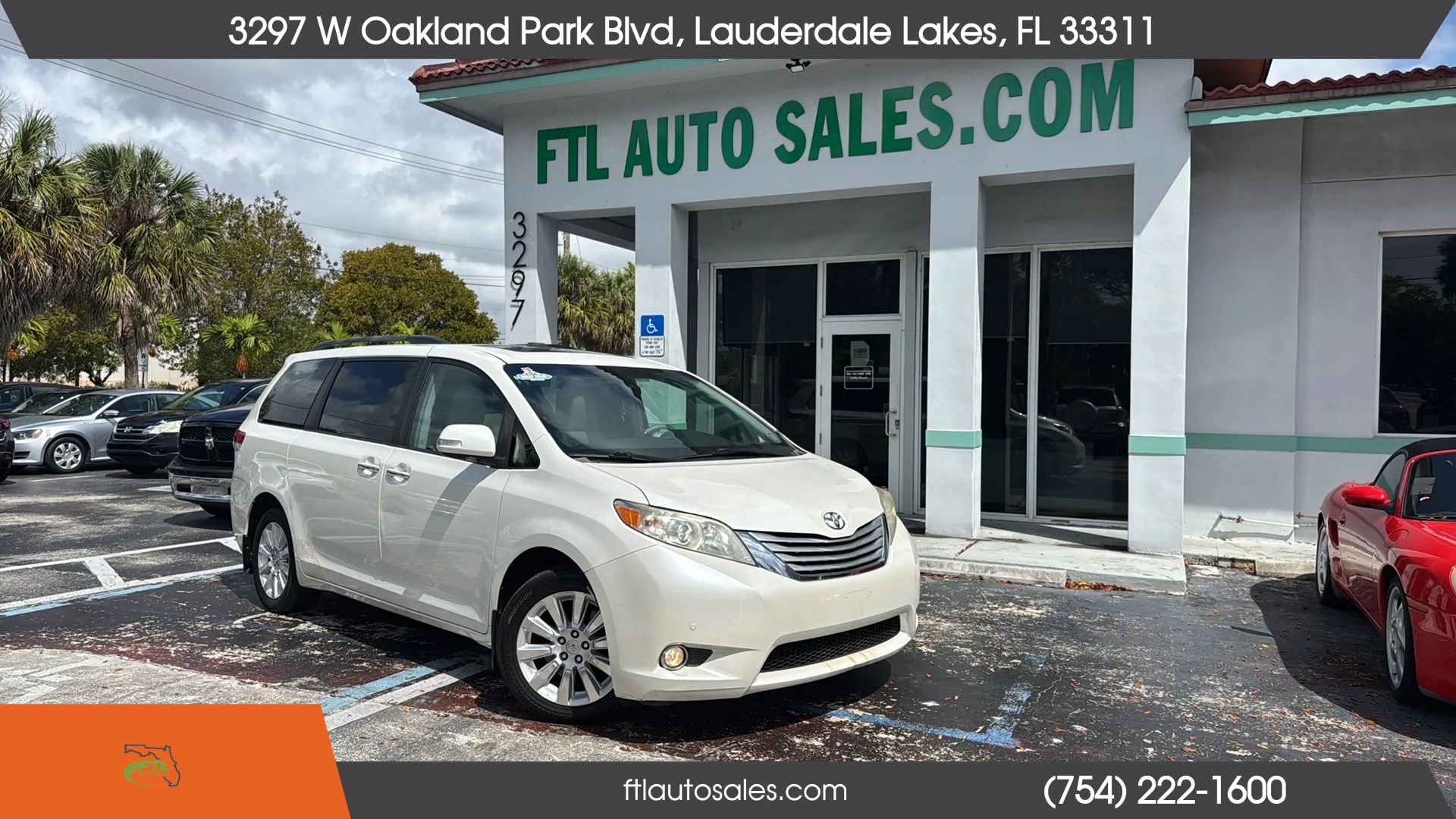 Used 2014 Toyota Sienna Limited w/ Limited Premium Package image 2