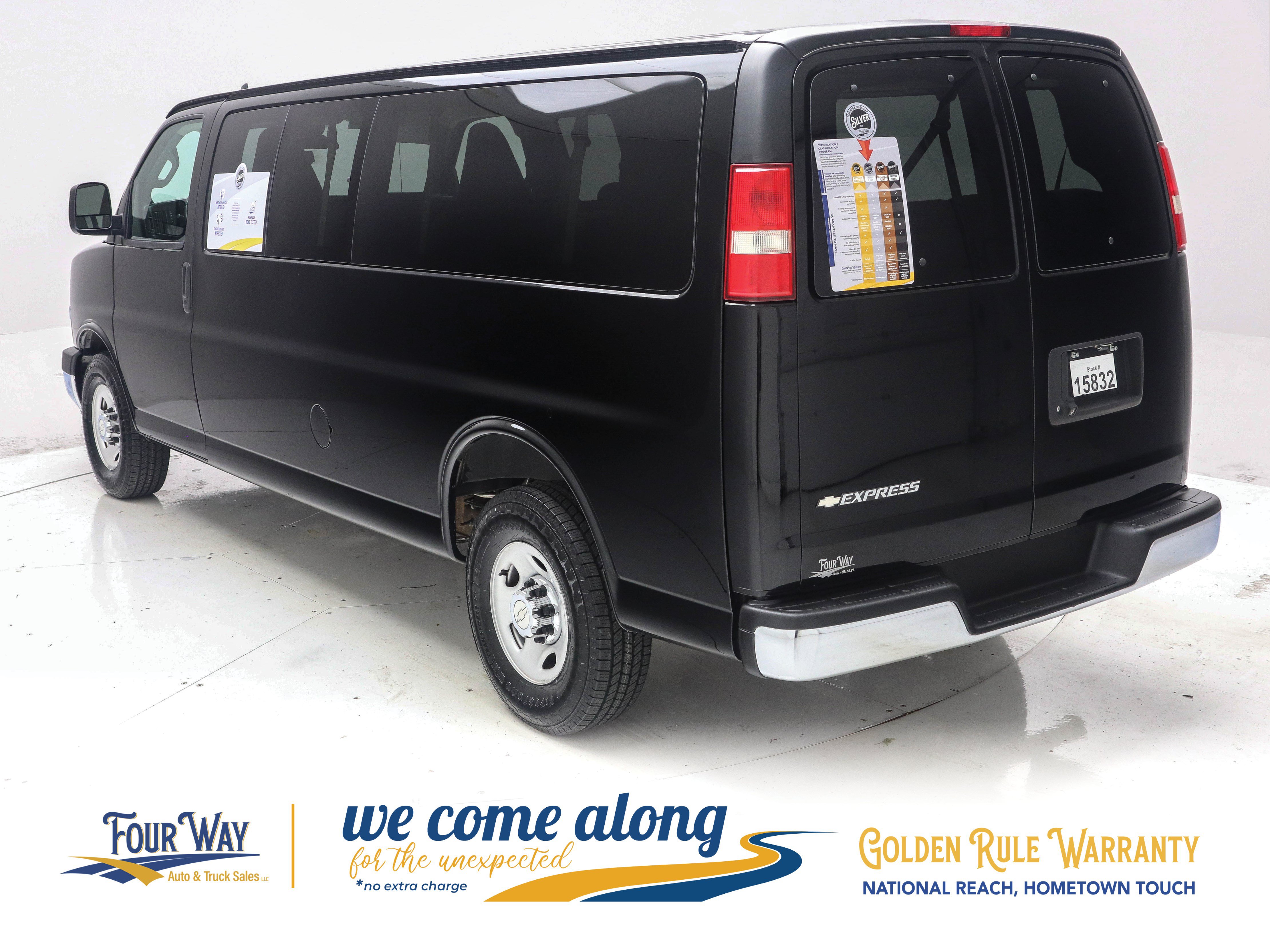 Used 2019 Chevrolet Express 3500 LT w/ LT Preferred Equipment Group RWD image 6