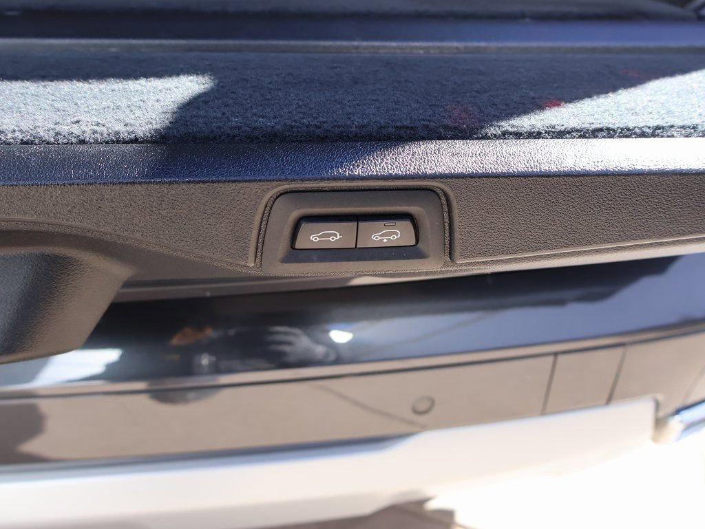 Used 2021 BMW X7 xDrive40i w/ Premium Package image 22