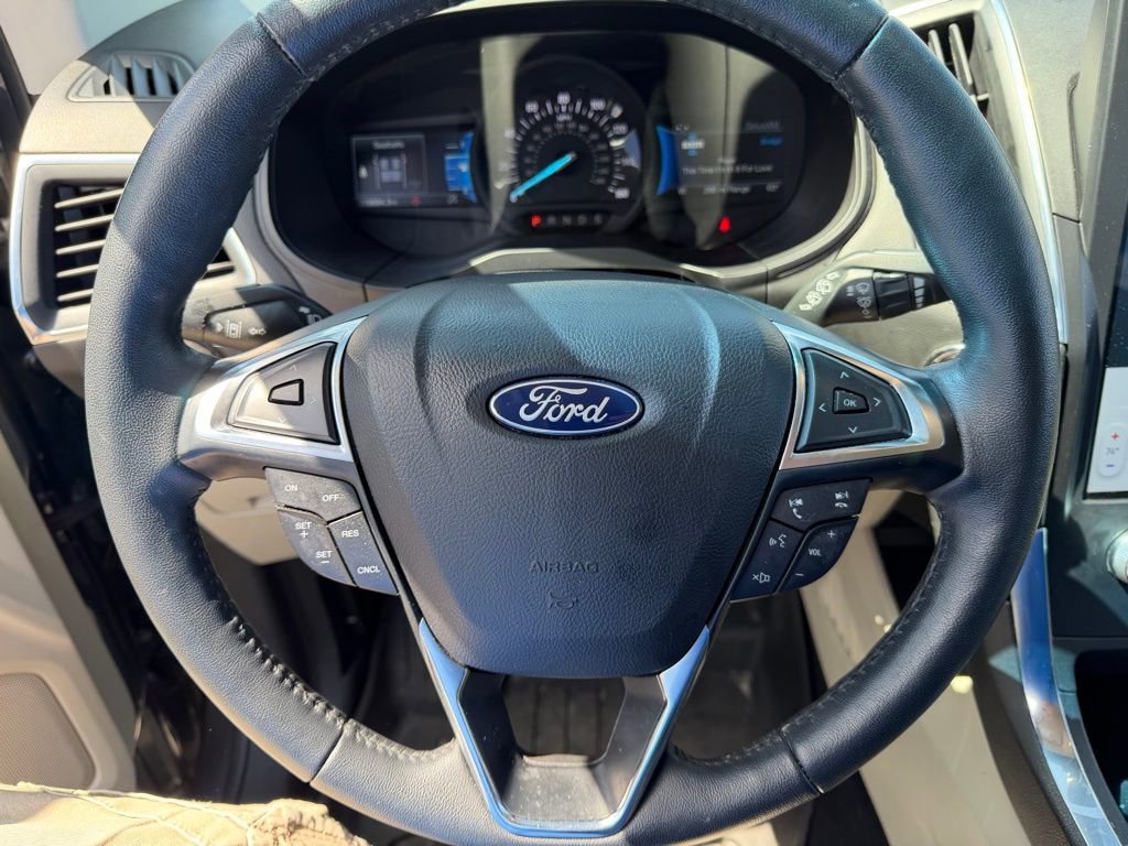 Used 2024 Ford Edge Titanium image 25