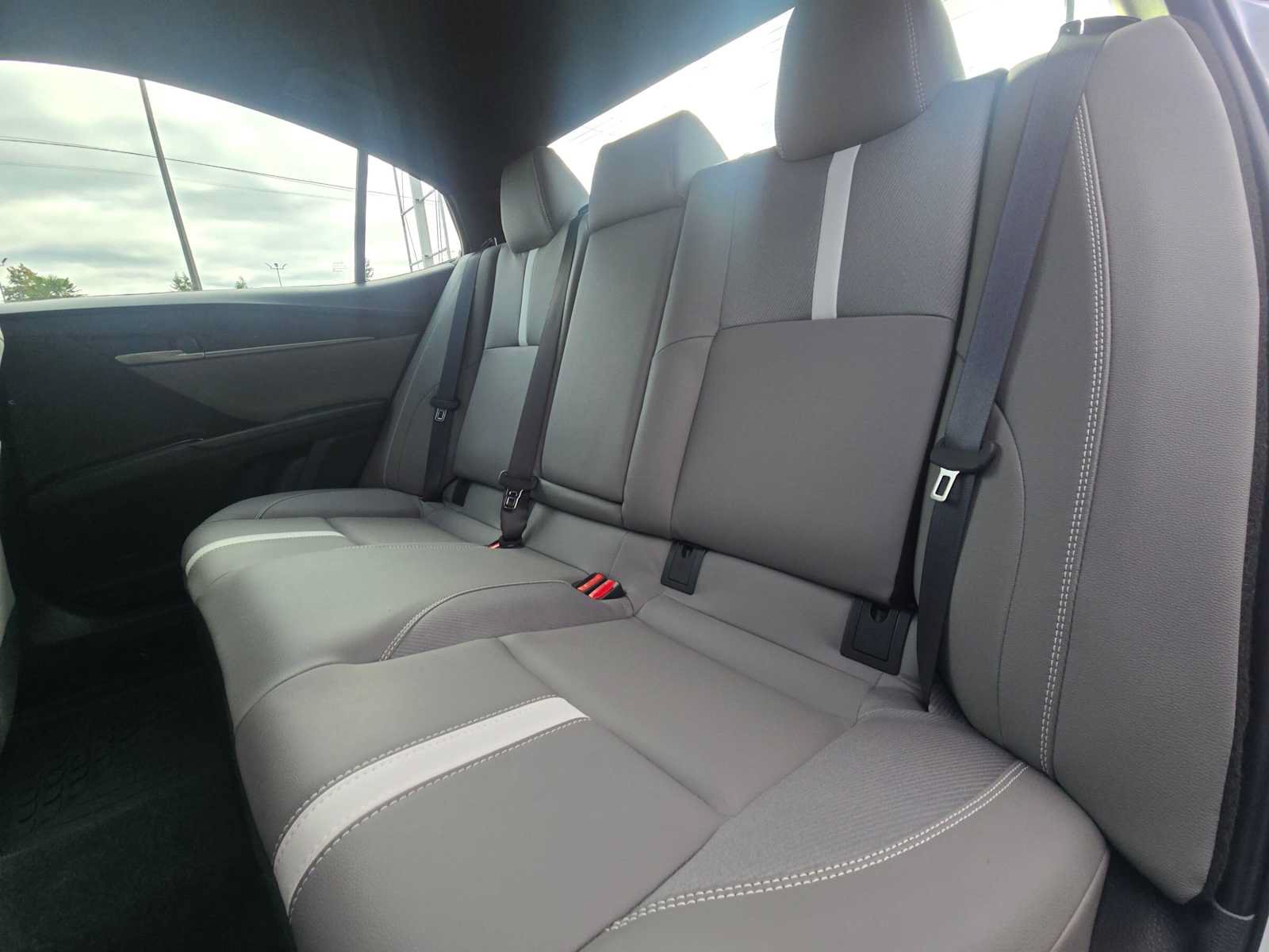 Used 2026 Toyota Camry SE w/ Multimedia Upgrade Package FWD image 17