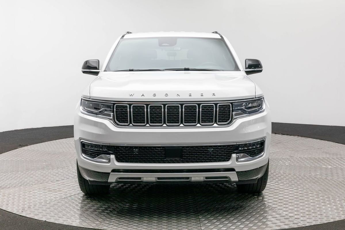 Used 2024 Jeep Wagoneer Series II image 3