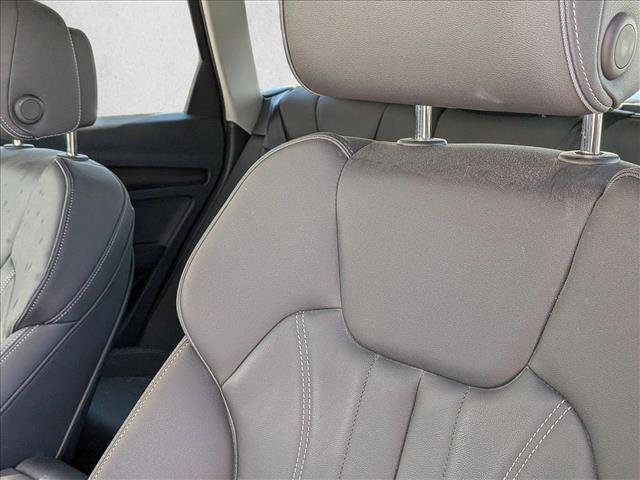 Used 2024 Audi Q5 e Premium w/ Convenience Package image 16