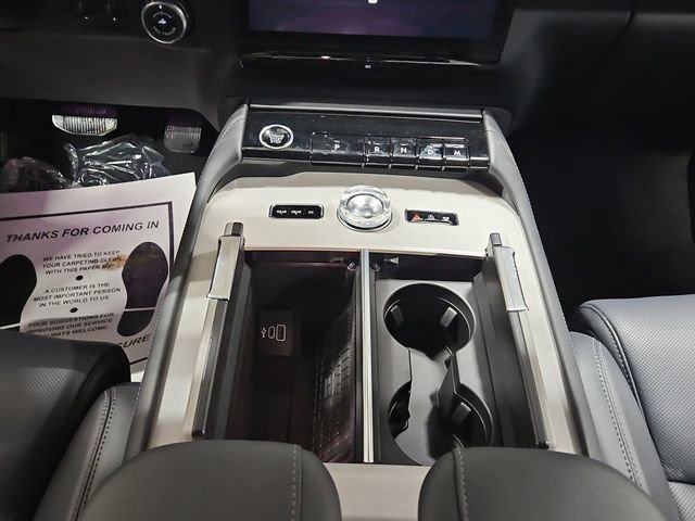 New 2026 Lincoln Navigator L Reserve w/ Jet Appearance Package image 11