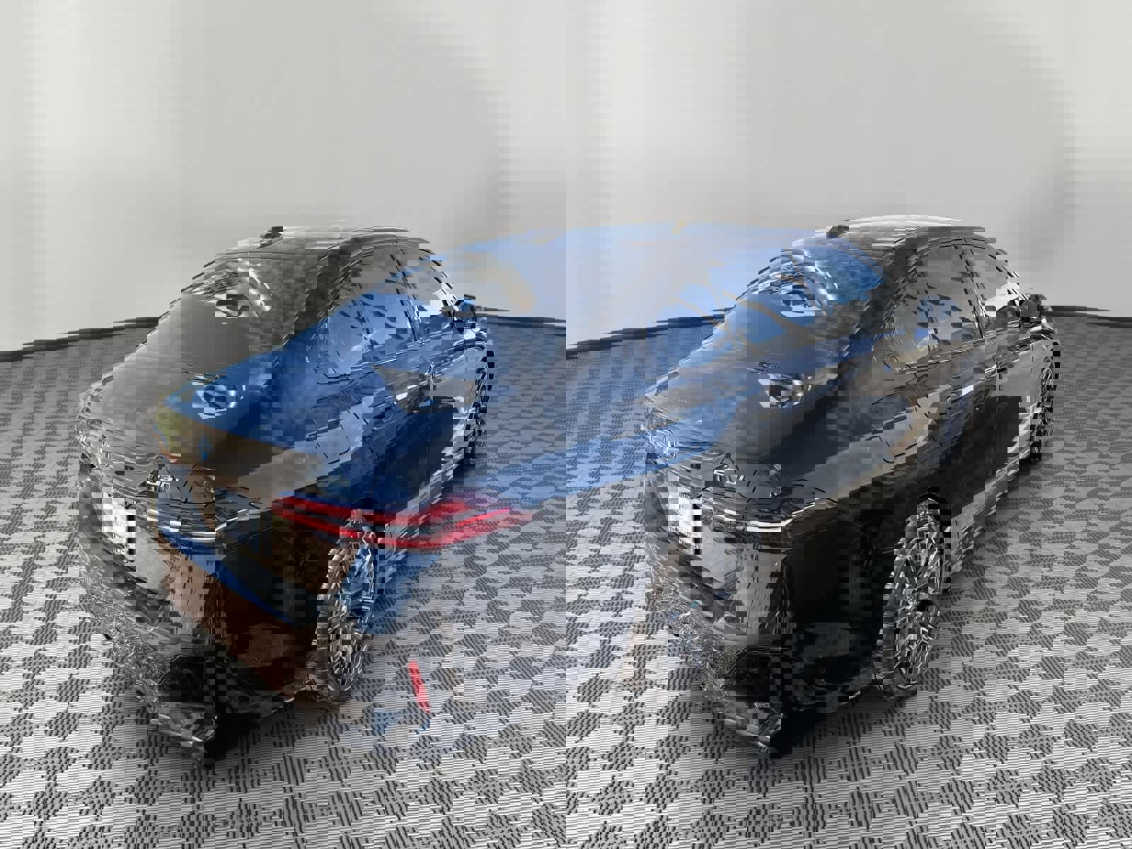 Certified 2026 BMW 530i xDrive w/ M Sport Package image 4