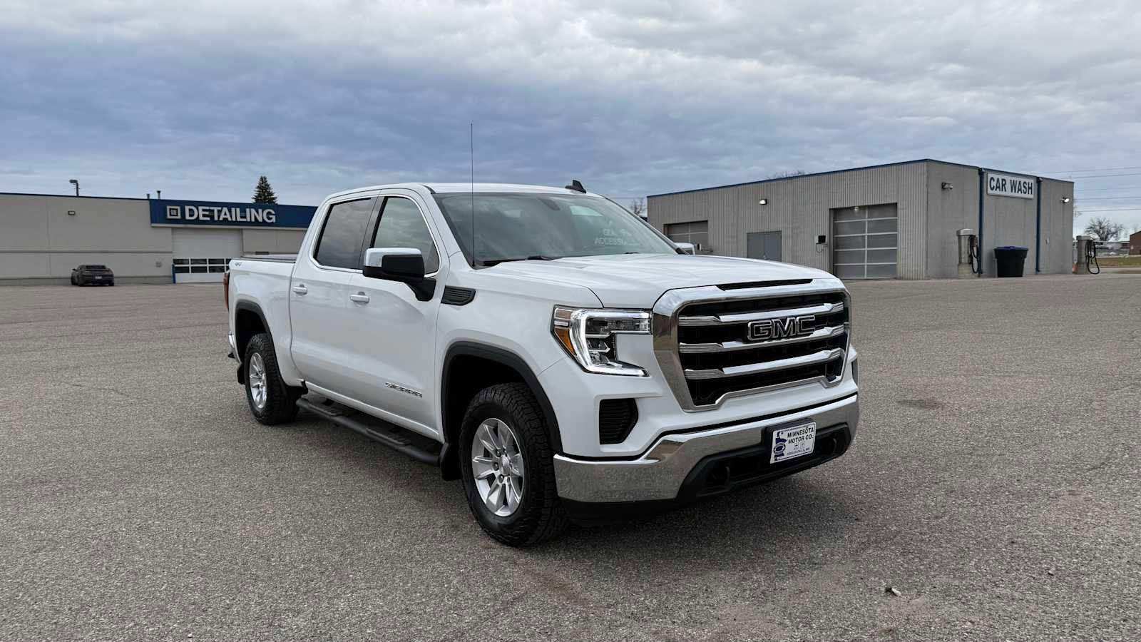 Used 2021 GMC Sierra 1500 SLE image 2