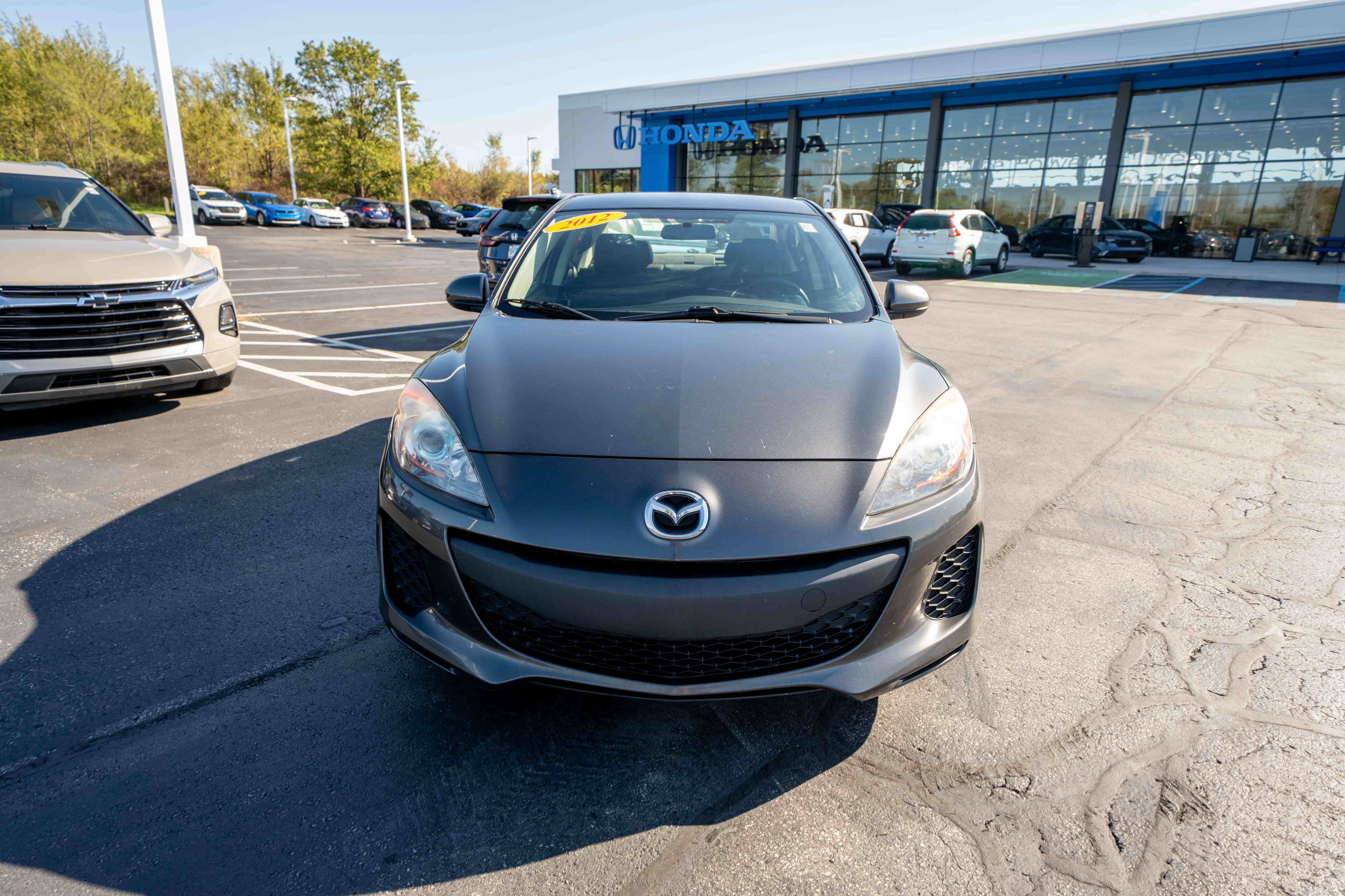 Used 2012 MAZDA MAZDA3 i Touring FWD image 2