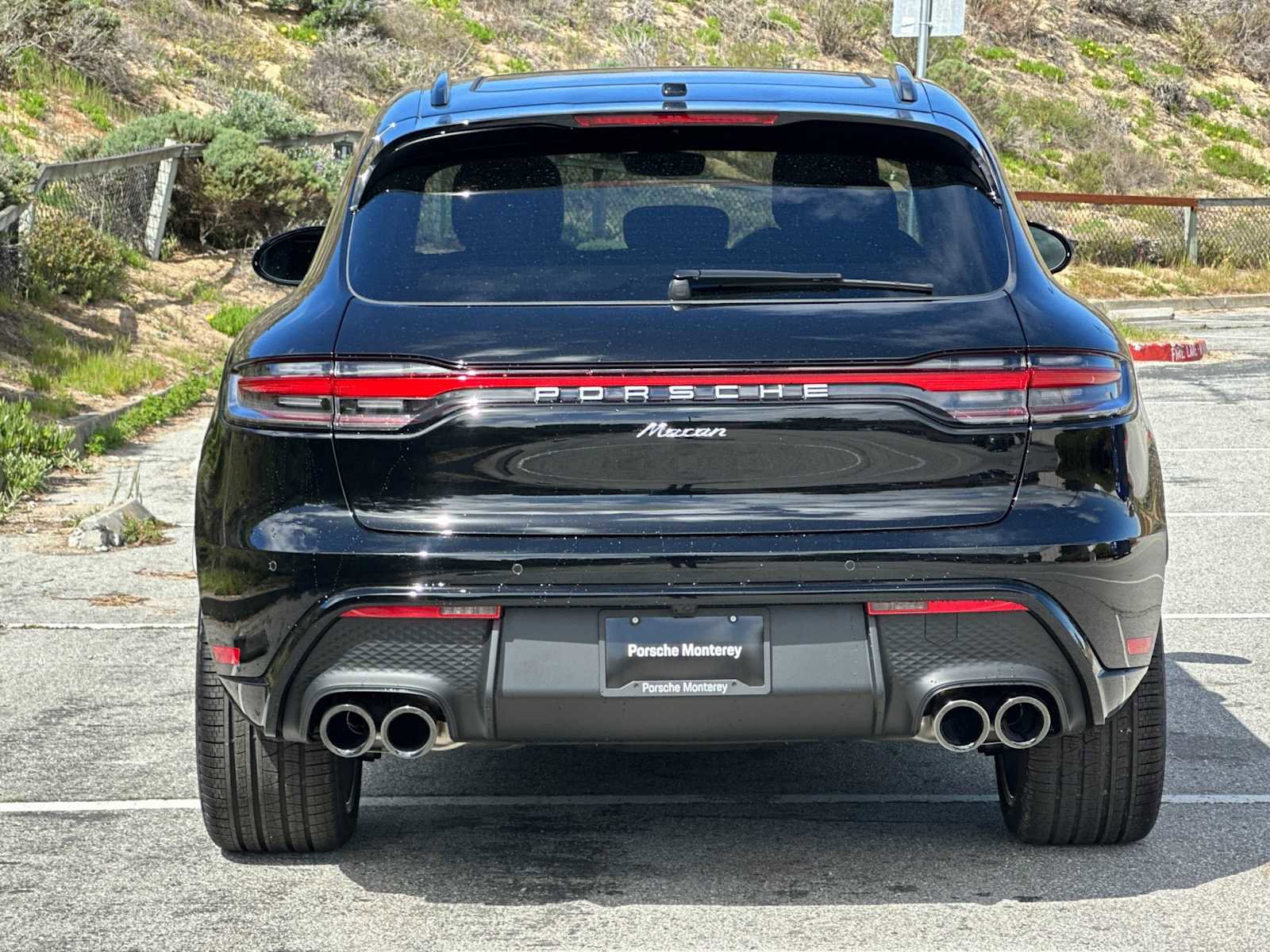 New 2025 Porsche Macan AWD/4WD image 8