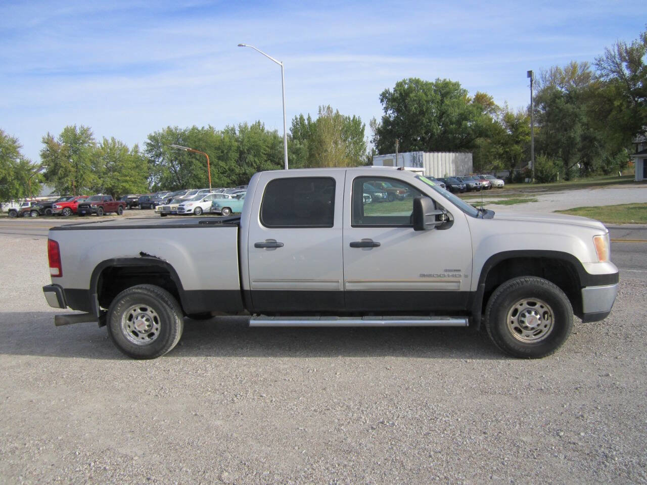 Used 2008 GMC Sierra 2500 SLE w/ SLE1 Preferred Package AWD/4WD image 1