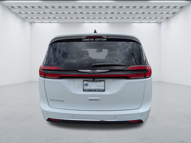 New 2026 Chrysler Pacifica Select FWD image 5