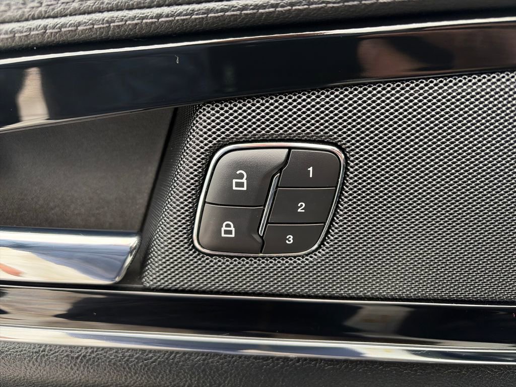 Used 2022 Lincoln Nautilus Standard w/ Premium Package image 21